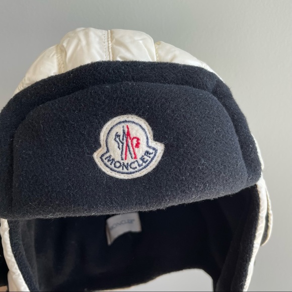 Moncler hat - Picture 11 of 12
